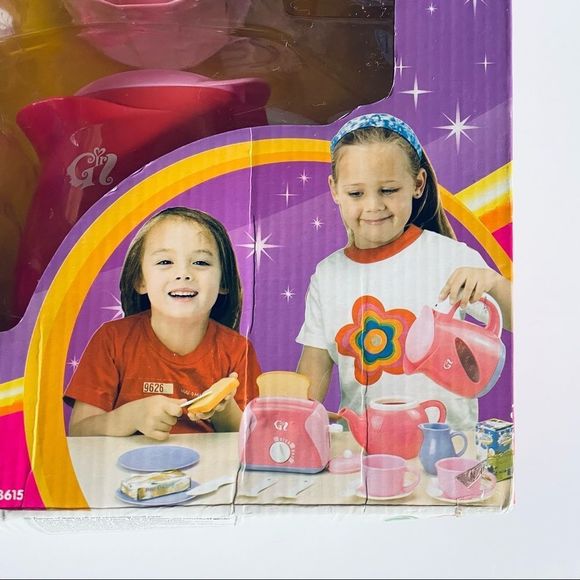 PlayGo Breakfast Playset Tea Maker & Toast Maker Realistic Plastic Toy Cutlery - Picture 2 of 7